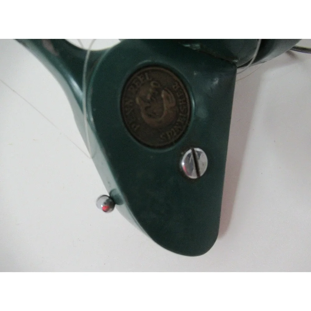Penn 710 Greenie Spinfisher Spinning Reel USED for parts works but no handle